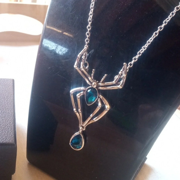 Jewelry - Spider necklace